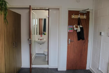 Ensuite - Silver at St Peter House, St Peter Street, Pittodrie, Aberdeen, AB243HU - Image 8