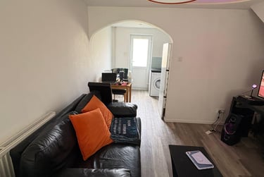 2 bed house, Elmore Court, Radford, Nottingham, NG74BE - Image 3