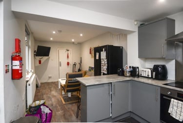 5 bed house, Banff Road, Rusholme, Manchester, M145TA - Image 3