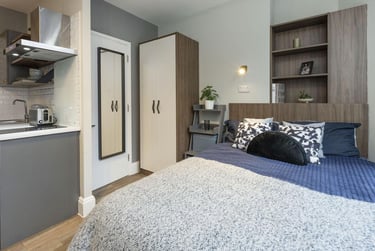 Gold Studio - Image 1