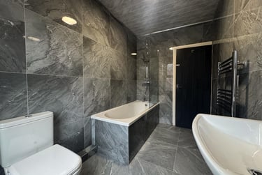 2 bed house, Royal Park Terrace, Hyde Park, Leeds, LS61EX - Image 3