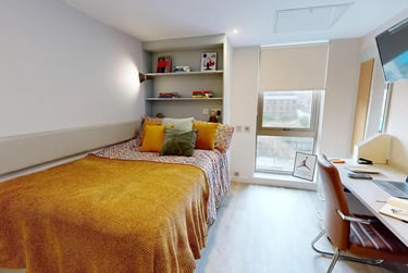 Cluster Accessible Studio at COSMOS, 2 Moore Street, City Centre, Sheffield, S37HZ - Image 2