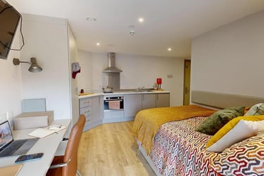 Cluster Accessible Studio at COSMOS, 2 Moore Street, City Centre, Sheffield, S37HZ - Image 4