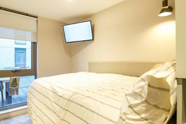 Deluxe Cluster Studio at COSMOS, 2 Moore Street, City Centre, Sheffield, S37HZ - Image 2