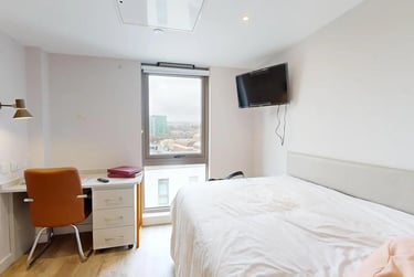 Premium Cluster Studio at COSMOS, 2 Moore Street, City Centre, Sheffield, S37HZ - Image 4