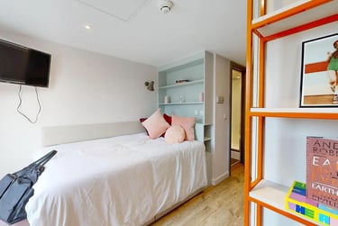 Ultra Cluster Studio at COSMOS, 2 Moore Street, City Centre, Sheffield, S37HZ - Image 2