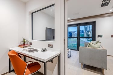 Large 2 Bedroom - Image 3