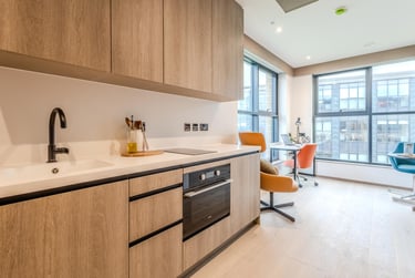 Large Studio - Image 8