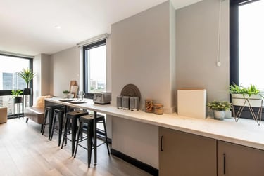 4 Bed Apartment - Image 4