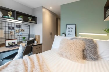 4 Bed Apartment - Image 2