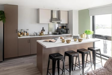 Ultra Premium 5 Bed Apartment - Image 3