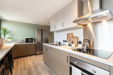 Ultra Premium 5 Bed Apartment - Image 1