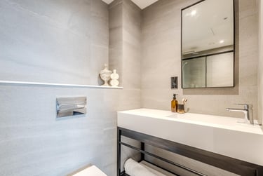 Penthouse One Bedroom - Image 5