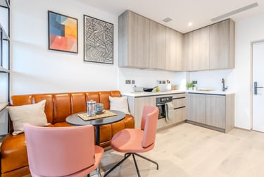 Penthouse One Bedroom - Image 10