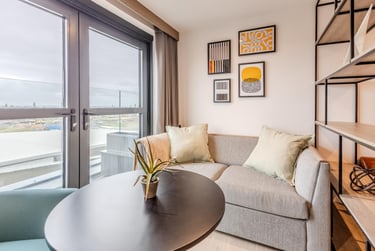 Penthouse One Bedroom - Image 12