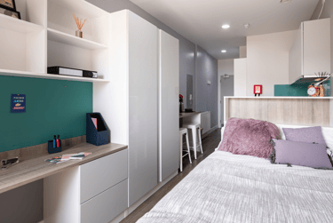 Premium Studio - Image 1