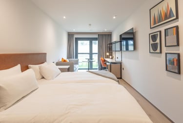 Signature Plus Studio - Image 8