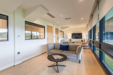 Large 4 Bedroom - Image 6