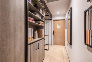 Large 4 Bedroom - Image 3