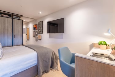 Large 4 Bedroom - Image 2