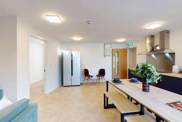 10 Bed Cluster Ensuite - Image 4