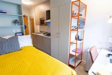 Ultra Cluster Studio - Image 1