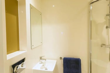 Block B Penthouse Studio - Image 7