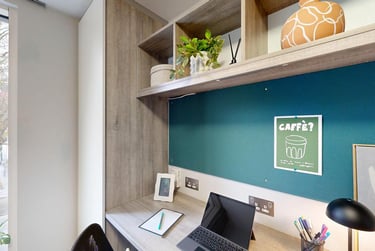 Non-Ensuite Room - Image 4