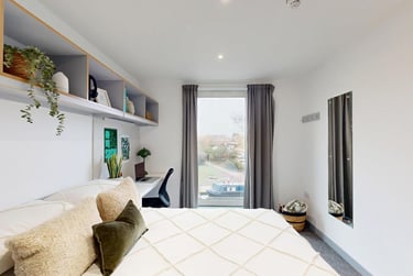 Canal View Ensuite - Image 2