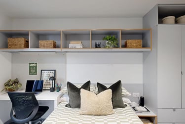 Ensuite Room - Image 3