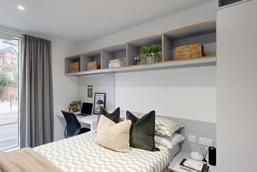 Ensuite Room - Image 7