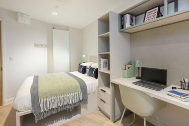 Silver Studio - Image 2