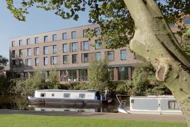 Canal View Room - Image 12