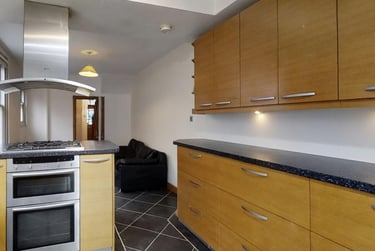 6 bed house, Howard Road, Clarendon Park, Leicester, LE21XH - Image 1