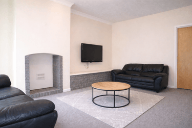 5 bed house, Carholme Road, West End, Lincoln, LN11ST - Image 1