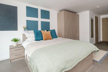 Platinum Plus Studio at Timber Yard, Silverthorne Lane, Near University, Bristol, BS20QD - Image 3