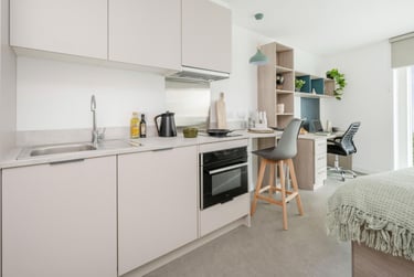 Platinum Plus Studio at Timber Yard, Silverthorne Lane, Near University, Bristol, BS20QD - Image 1