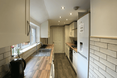 4 bed house, Gladstone Street, City Centre, Loughborough, LE111NR - Image 2