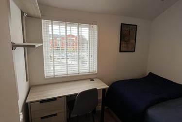 2 bed house, Wards End, City Centre, Loughborough, LE113HA - Image 1