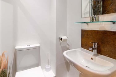 Classic Ensuite at Orbital, Ilkeston Road, Canning Circus, Nottingham, NG73GE - Image 15