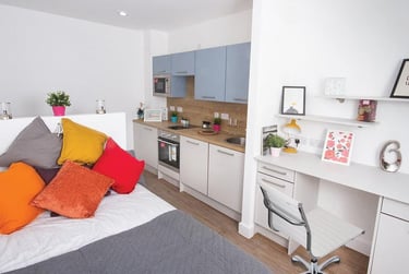 Deluxe 2 Bed Apartment - Image 4