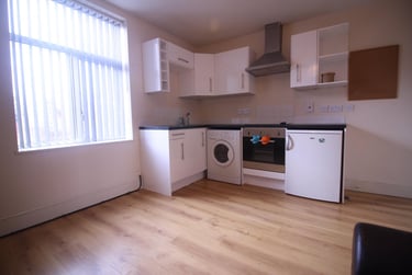 1 bed house, London Road, Highfields, Leicester, LE21EG - Image 2