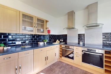 7 bed house, Lyddington Road, Northville, Bristol, BS70UU - Image 2