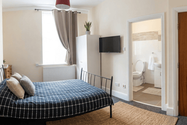 6 bed house, Ridgeway Terrace, Rampart Road, Leeds, LS62HU - Image 12