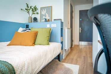 Classic 5 Bed Ensuite at The Propeller Quarter, Fairlawn Avenue, Near University, Bristol, BS344AB - Image 1