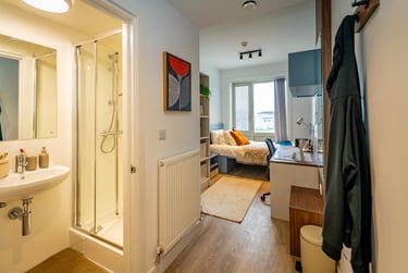 Premium 4 Bed Ensuite at The Propeller Quarter, Fairlawn Avenue, Near University, Bristol, BS344AB - Image 1