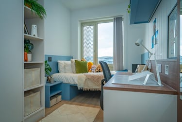 Classic 3 Bed Ensuite at The Propeller Quarter, Fairlawn Avenue, Near University, Bristol, BS344AB - Image 1