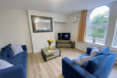 4 bed house, St James Crescent, Uplands, Mount Pleasant, Swansea, SA16DR - Image 1