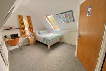 4 bed house, St James Crescent, Uplands, Mount Pleasant, Swansea, SA16DR - Image 2