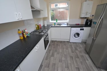 5 bed house, Johnson Road, Lenton, Nottingham, NG72BX - Image 3